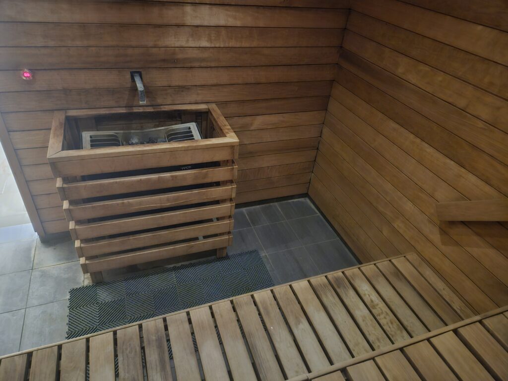 40代 心と体 整え方 を象徴する、実際に利用しているサウナの写真。